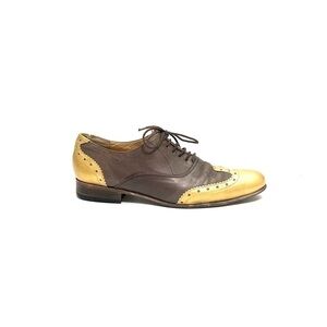 Vintage 1960s men’s brown leather gold brogue wingtip Oxford shoes